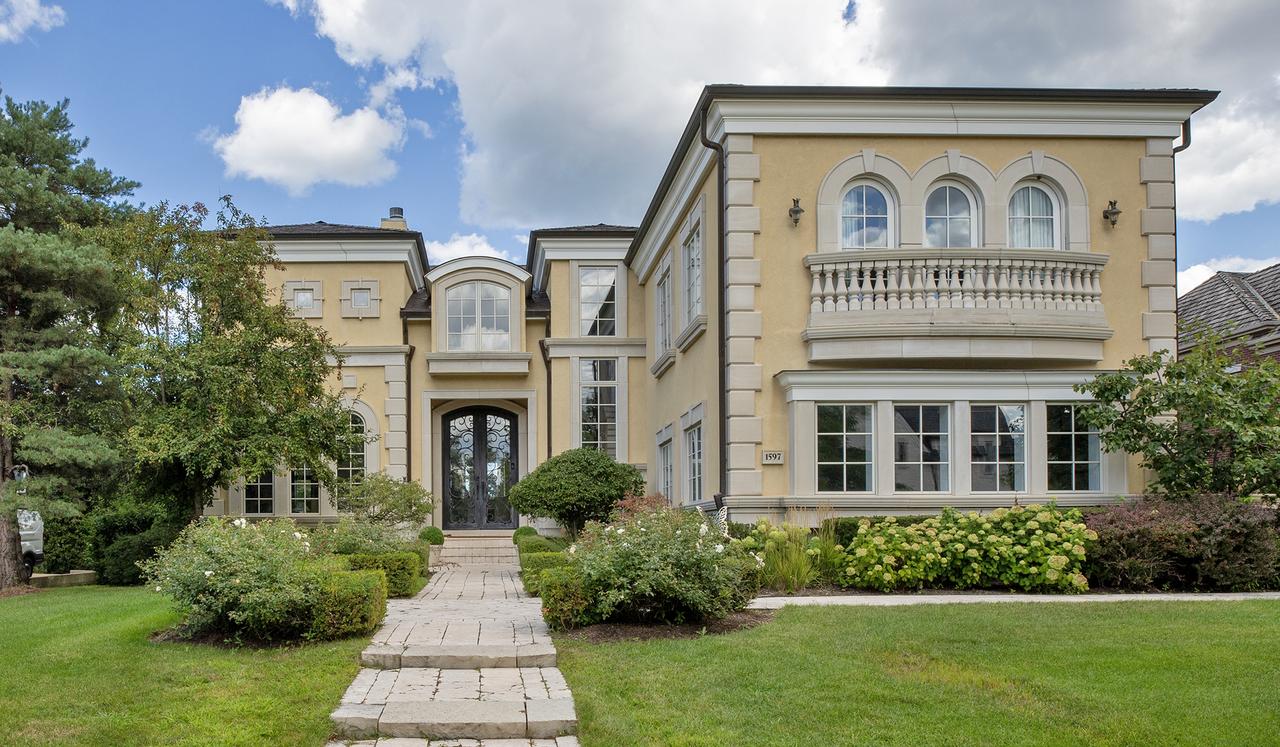 1597 Monterey Dr., Glenview, IL 60026