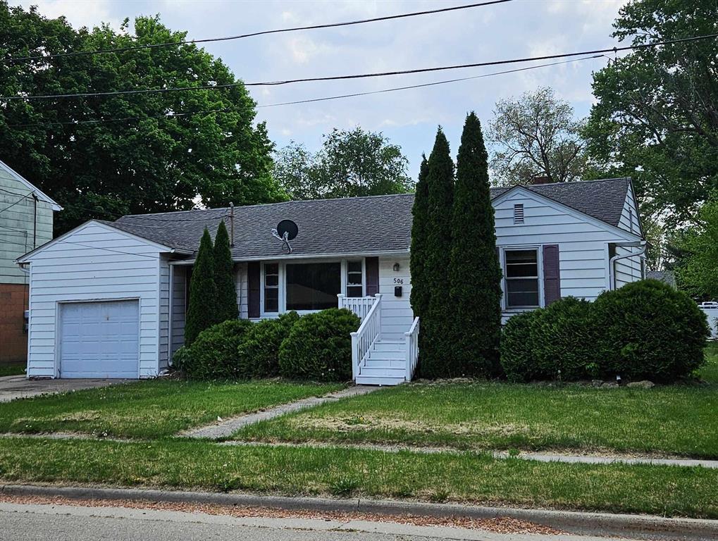 506 S 8th St., Oregon, IL 61061