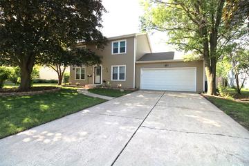 2210 Sandburg Dr., Aurora, IL 60506