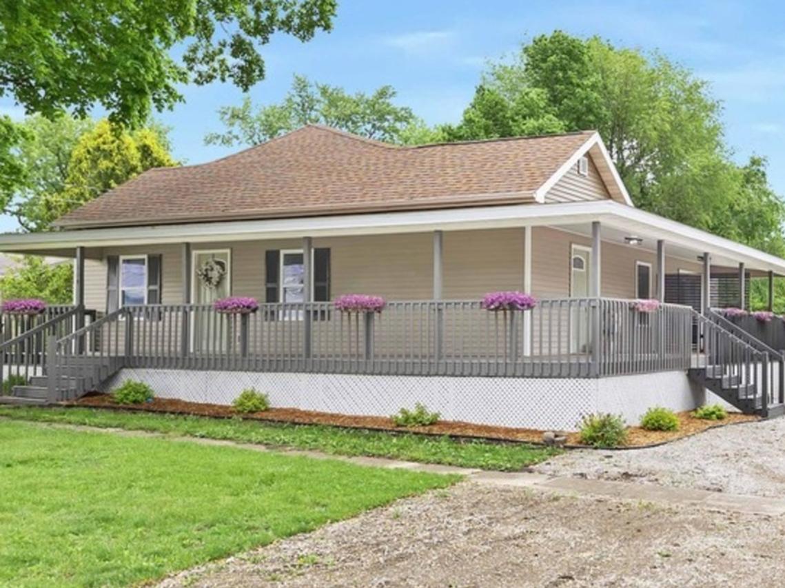 104 S Taylor St., Towanda, IL 61776