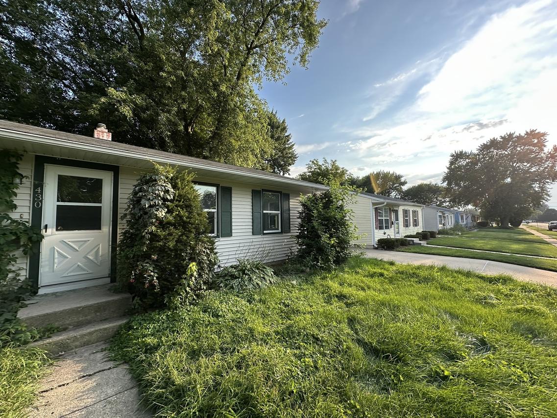 430 Spring Ave., Dekalb, IL 60115