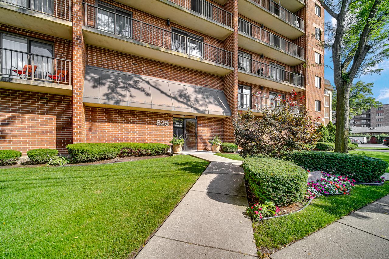 825 Center St. #505, Des Plaines, IL 60016