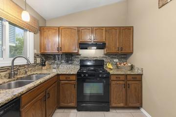 1592 Lighthouse Dr., Naperville, IL 60565