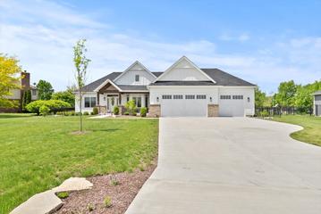 2803 Ninovan Ln., Minooka, IL 60447