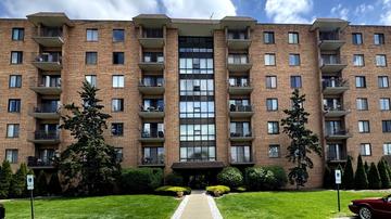 1727 W Crystal Ln. #212, Mount Prospect, IL 60056