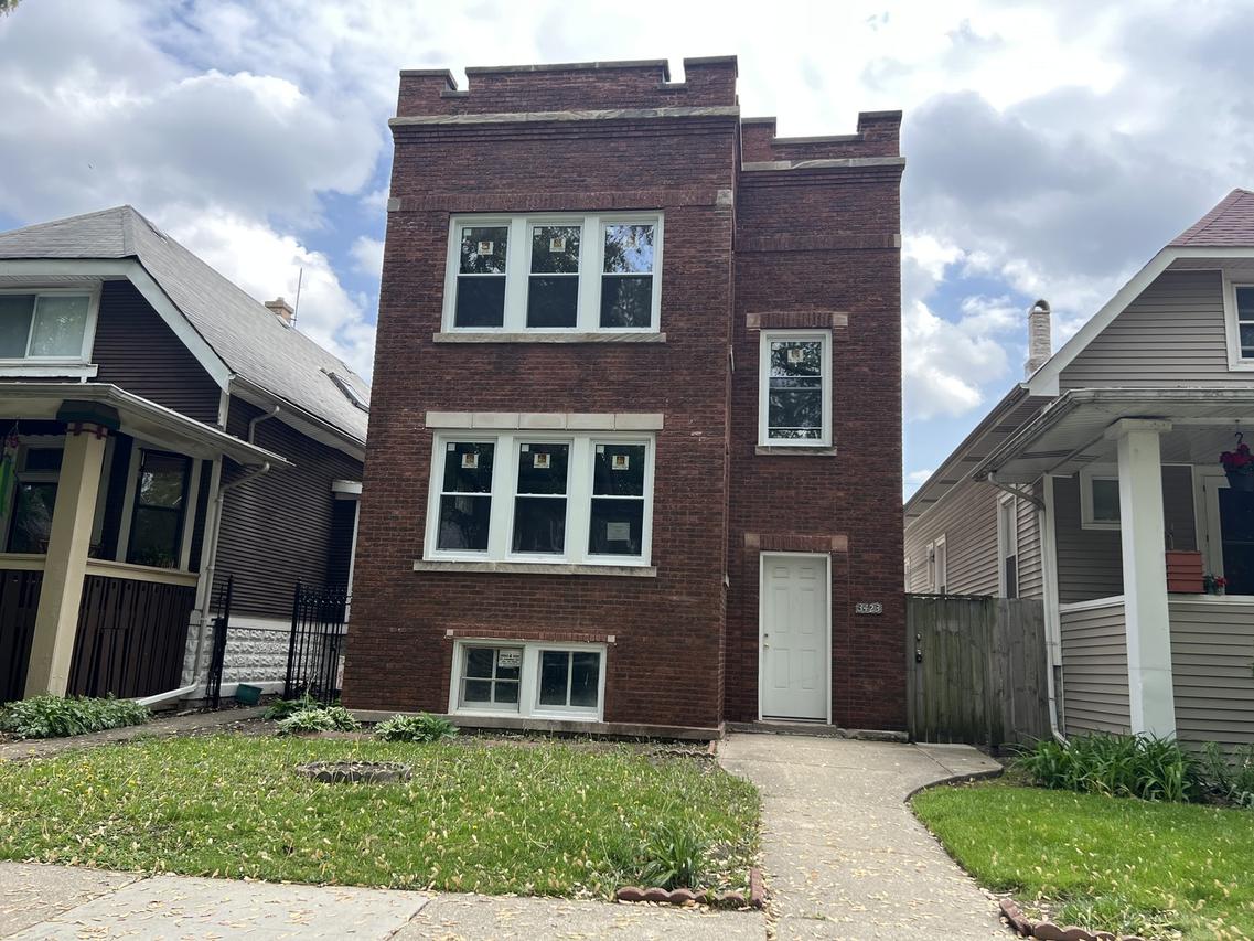 3423 N Tripp Ave., Chicago, IL 60641