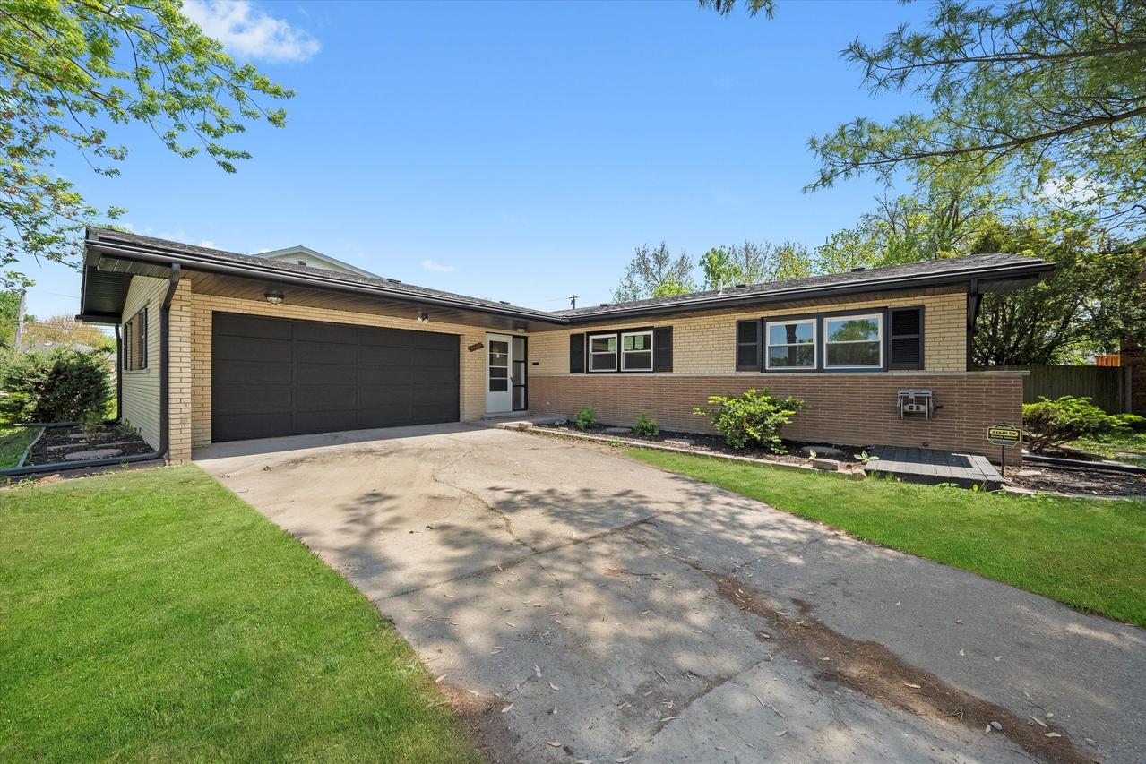 15631 Dobson Ave., Dolton, IL 60419