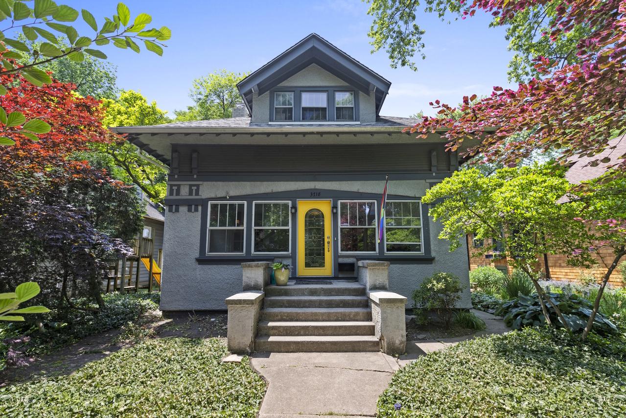 3718 N Harding Ave., Chicago, IL 60618