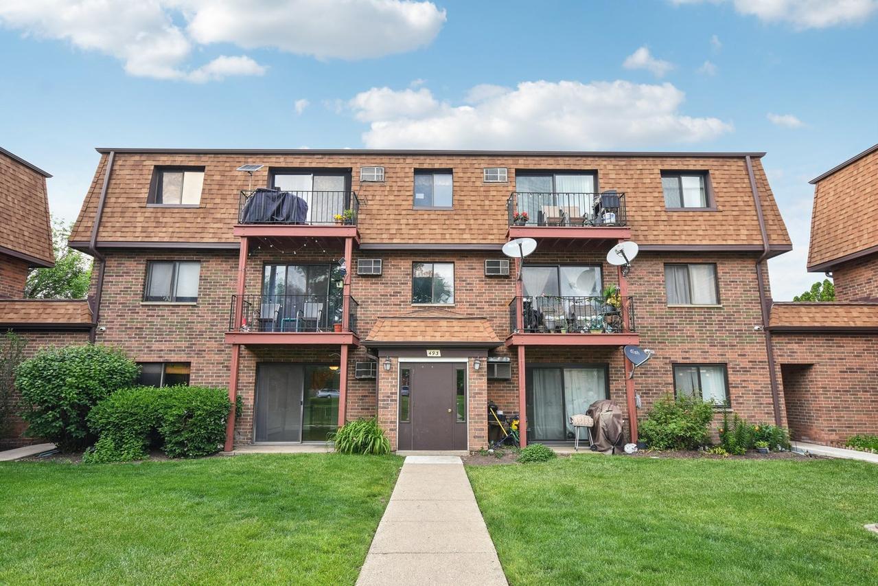 493 Mchenry Rd. #1B, Wheeling, IL 60090