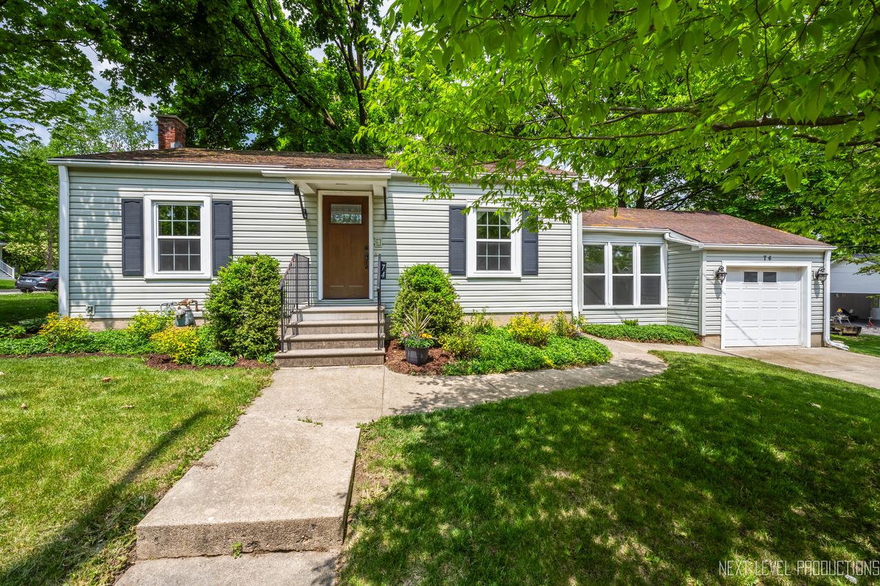 74 Mosedale St., St. Charles, IL 60174