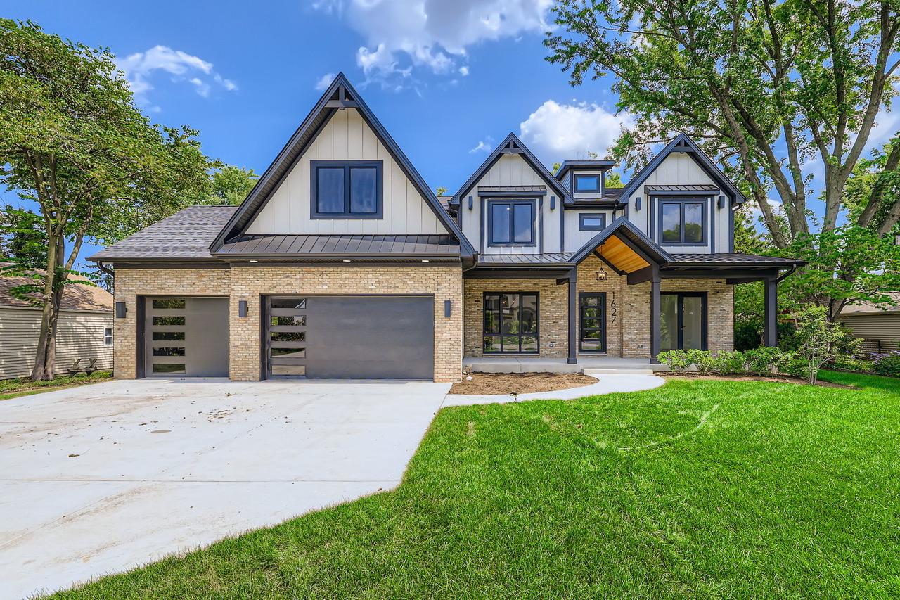 1627 N Evergreen Ave., Arlington Heights, IL 60004