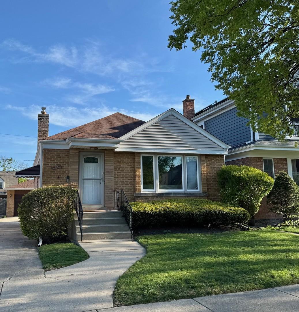 7727 W Palatine Ave., Chicago, IL 60631