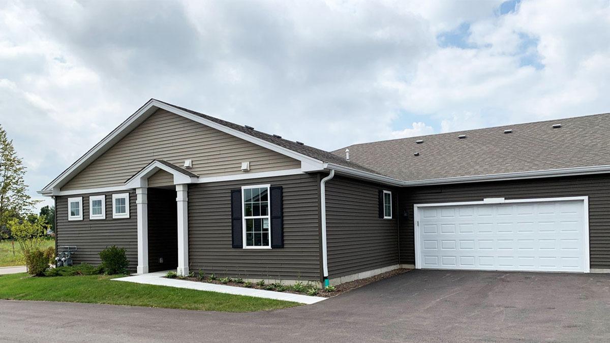 6463 Juniper Dr., Wonder Lake, IL 60097