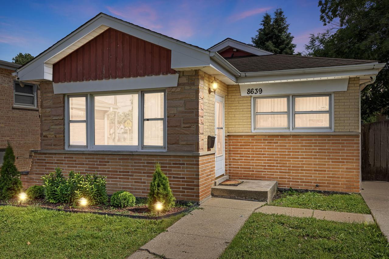 8639 Plainfield Rd., Lyons, IL 60534