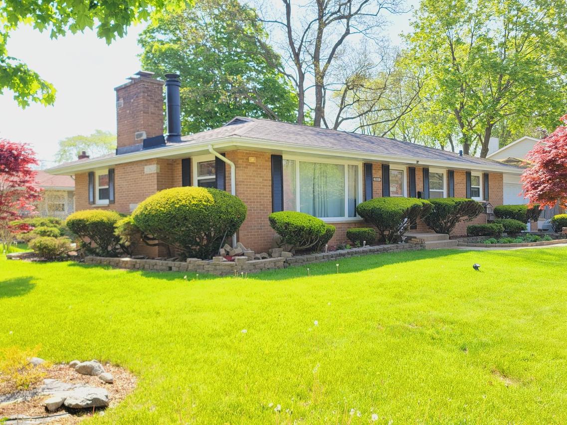 511 N Berwick Blvd., Waukegan, IL 60085