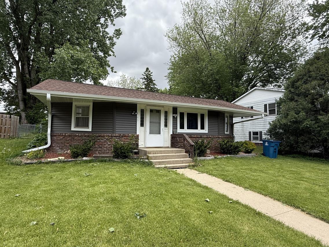 165 N Mill St., Cedarville, IL 61013