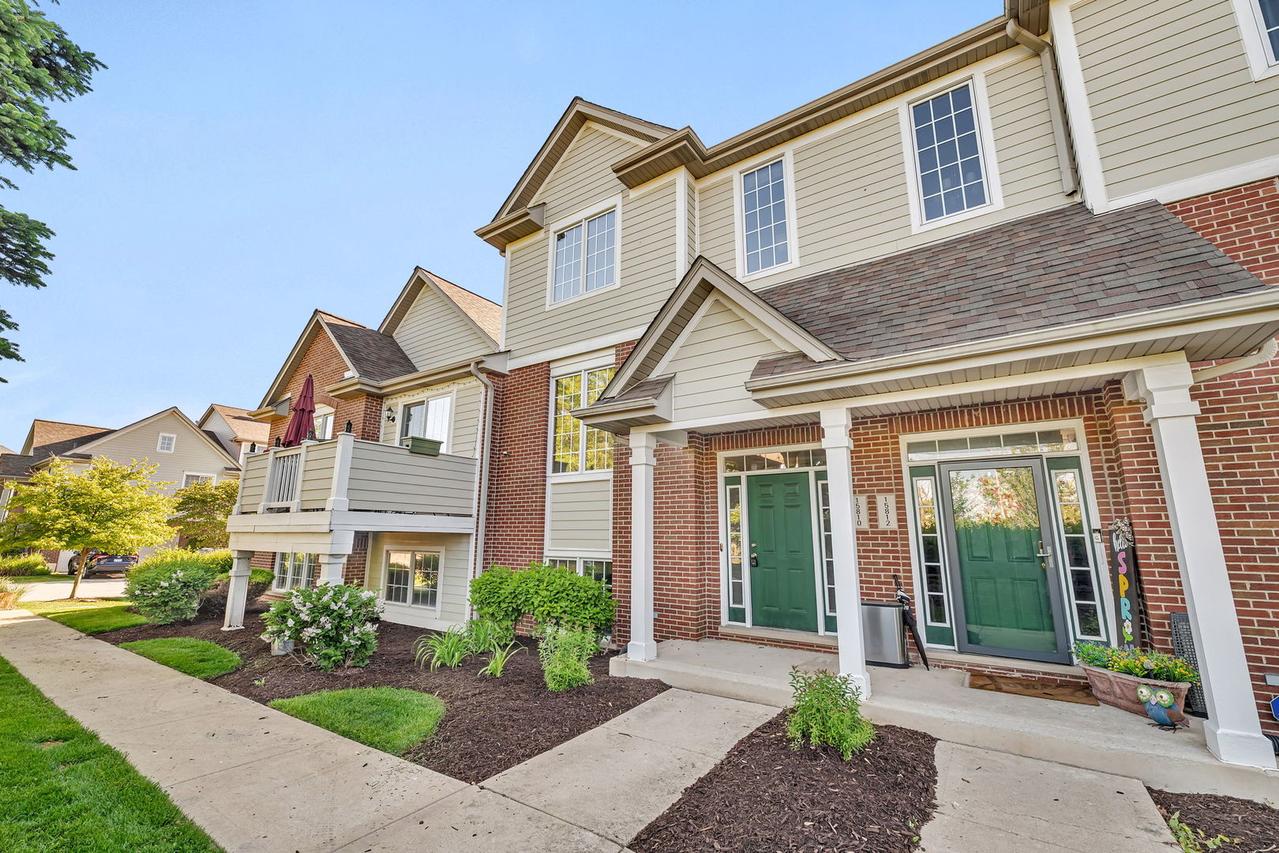 15810 Scotsglen Rd., Orland Park, IL 60462
