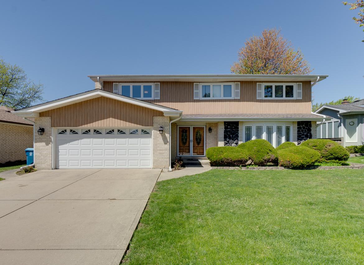 402 S Helena Ave., Mount Prospect, IL 60056