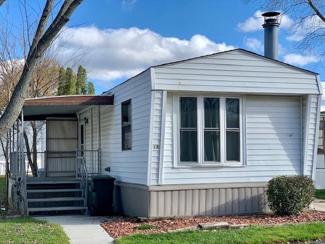 27W370 Geneva Rd. #13, West Chicago, IL 60185