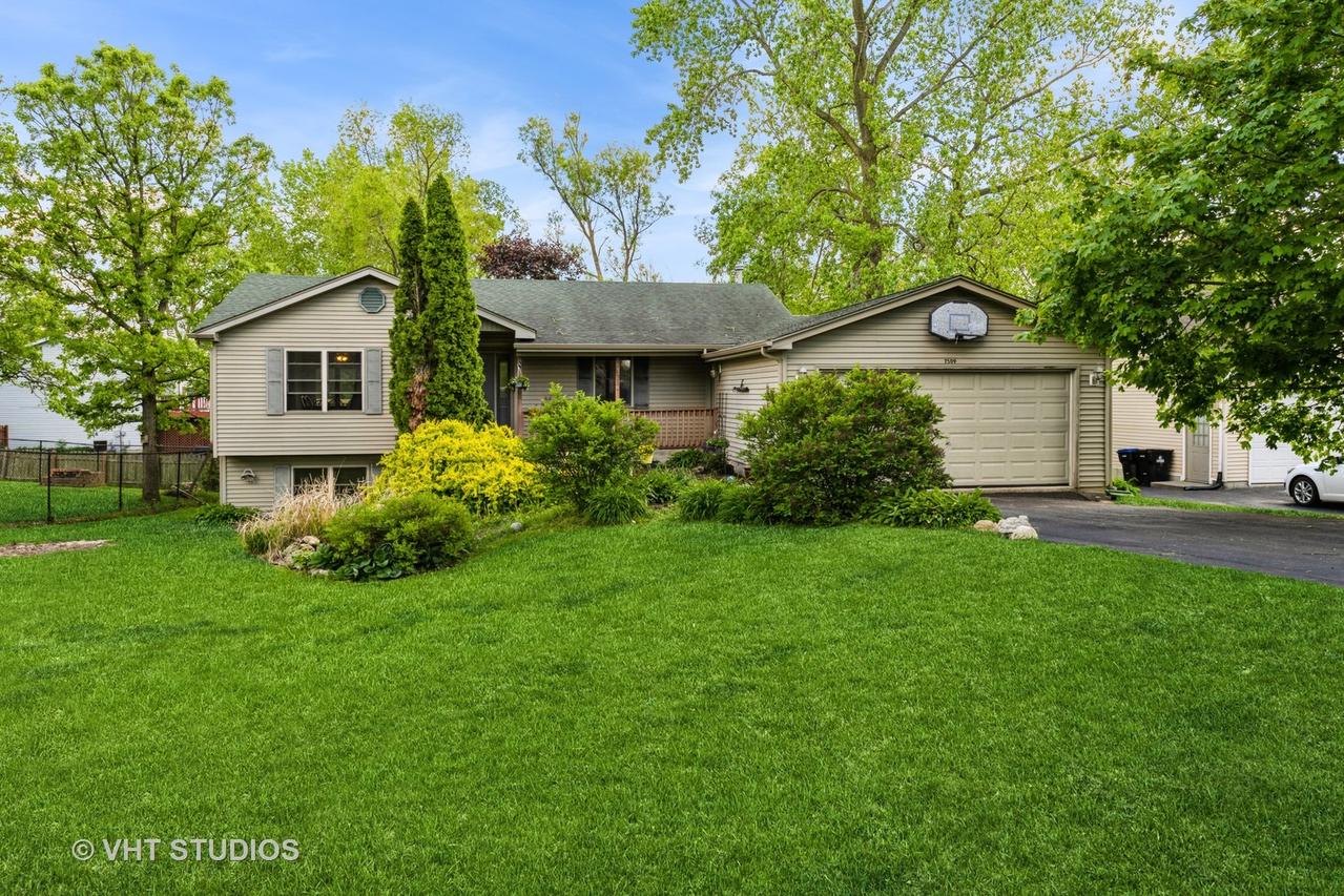 7509 Hickory Grove, Wonder Lake, IL 60097