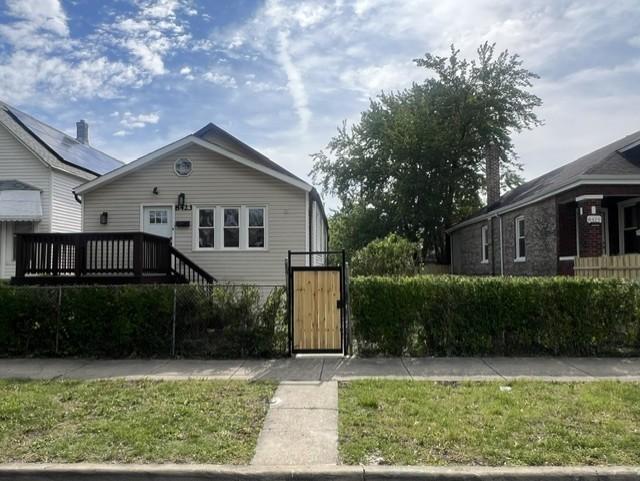 8423 S Carpenter St., Chicago, IL 60620