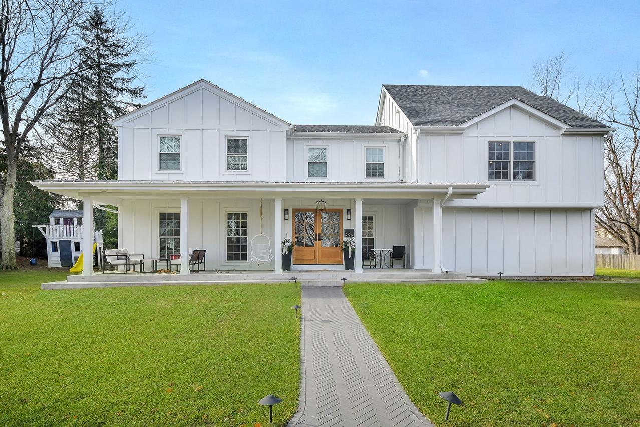 366 Indian Dr., Glen Ellyn, IL 60137