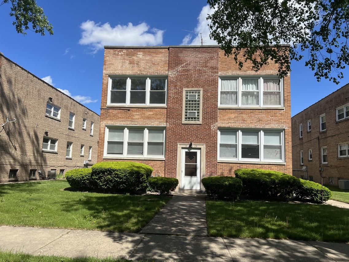 9109 Lamon Ave. #2N, Skokie, IL 60077