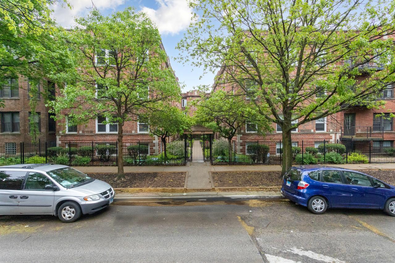 917 W Sunnyside St. #3S, Chicago, IL 60640