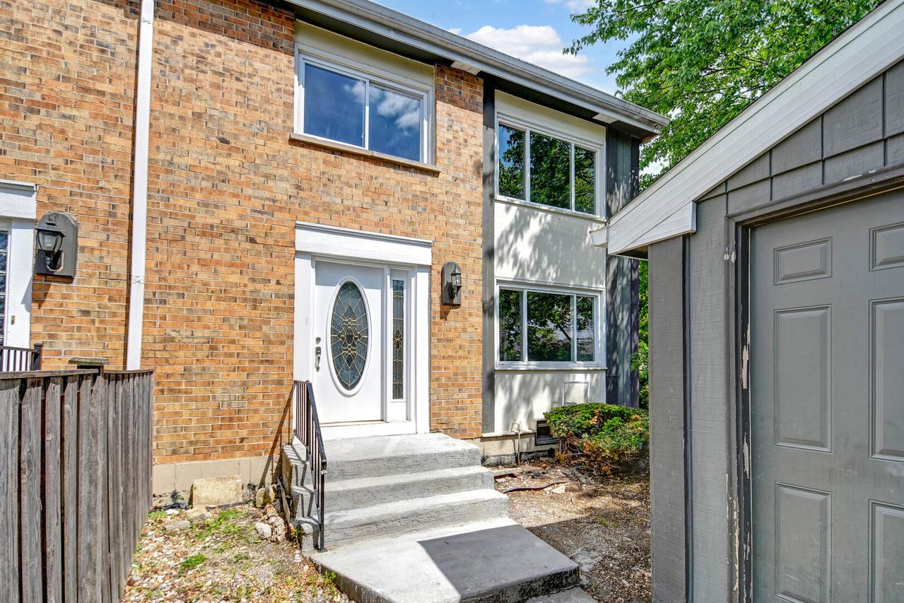 300 Redwing Dr., Bolingbrook, IL 60440