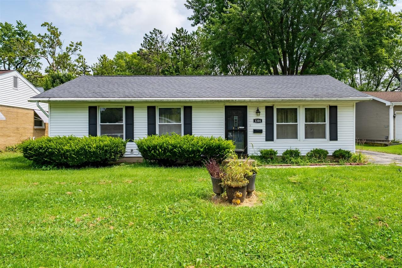 1206 Aurora Way, Normal, IL 61761