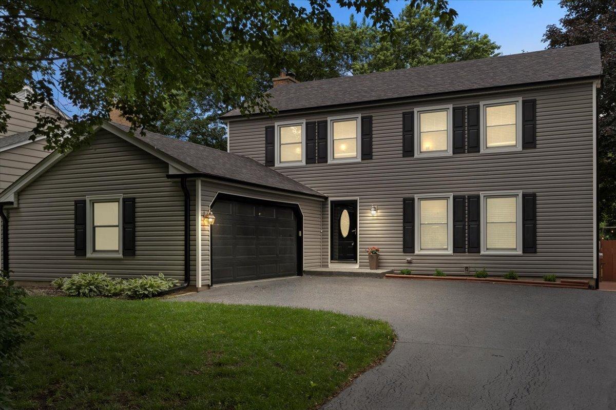 308 Eastern Ave., Barrington, IL 60010