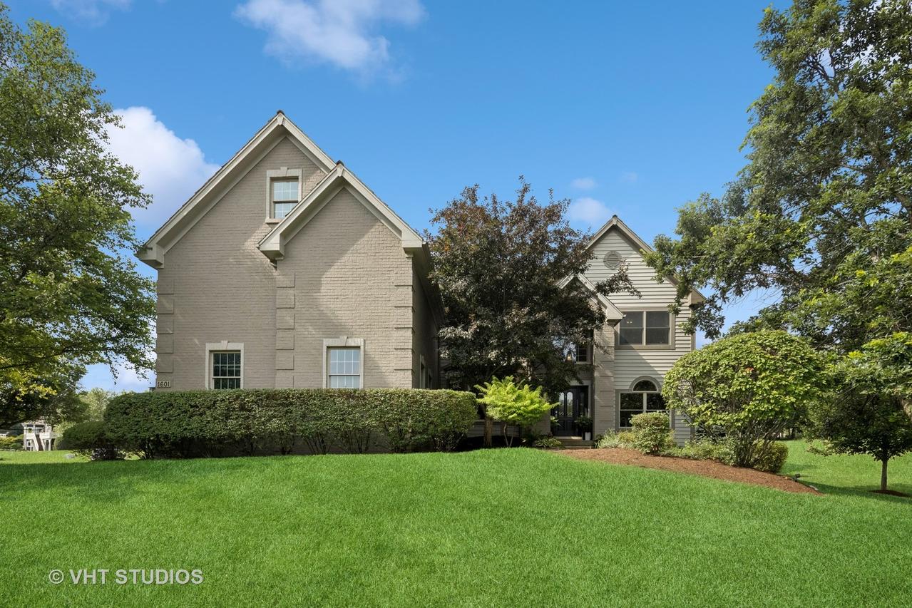 1601 Bobolink Cir., Woodstock, IL 60098