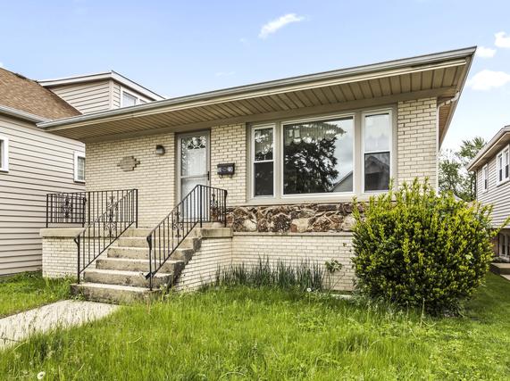 5923 W Giddings St., Chicago, IL 60630