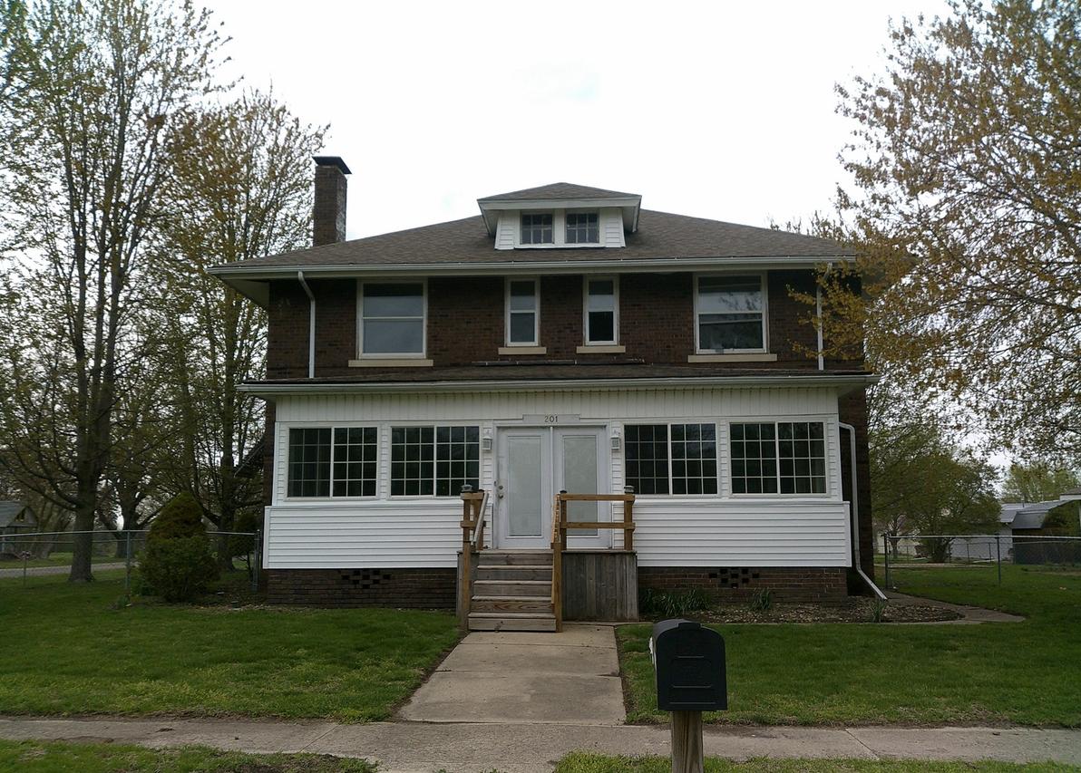 201 E North St., Ridge Farm, IL 61870