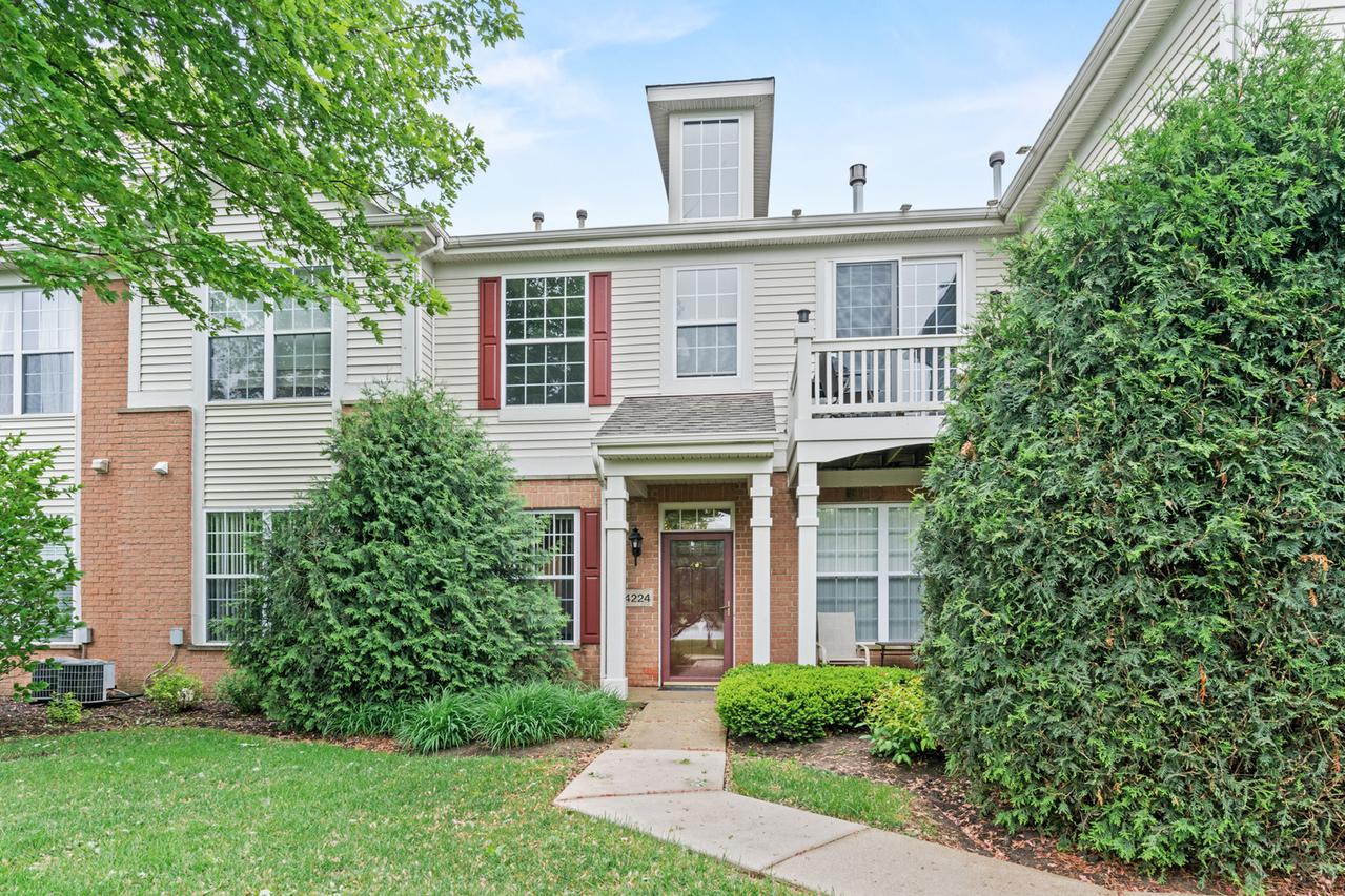 4224 Savoy Ln., Mchenry, IL 60050