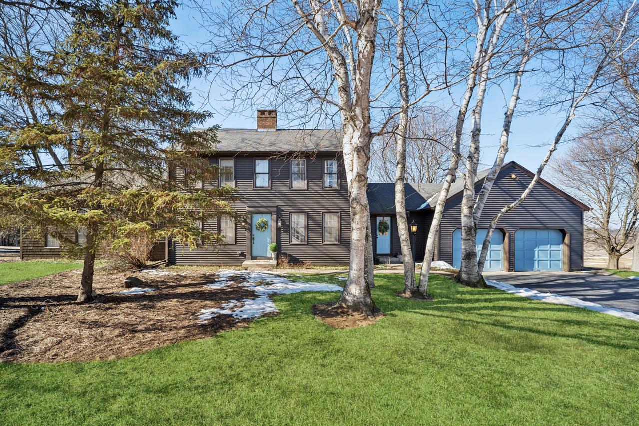 10562 Town Hall Rd., Belvidere, IL 61008