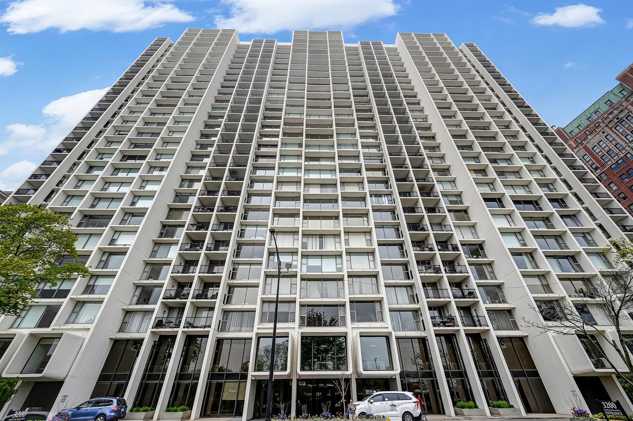 3200 N Lake Shore Dr. #2507, Chicago, IL 60657