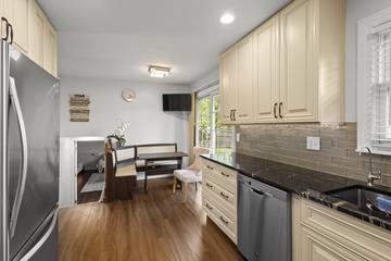 3907 New Haven Ave., Arlington Heights, IL 60004