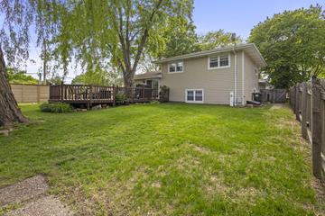 3907 New Haven Ave., Arlington Heights, IL 60004