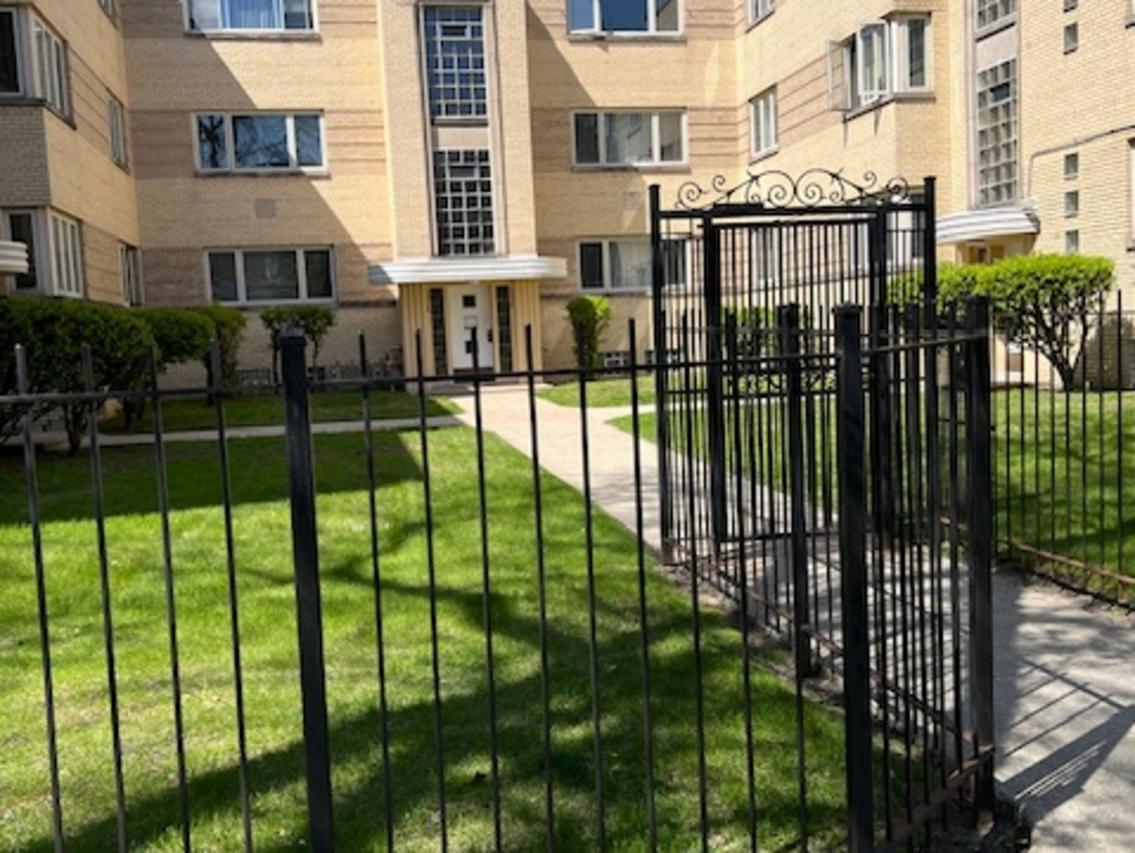 2030 E 72nd Pl. #3D, Chicago, IL 60649