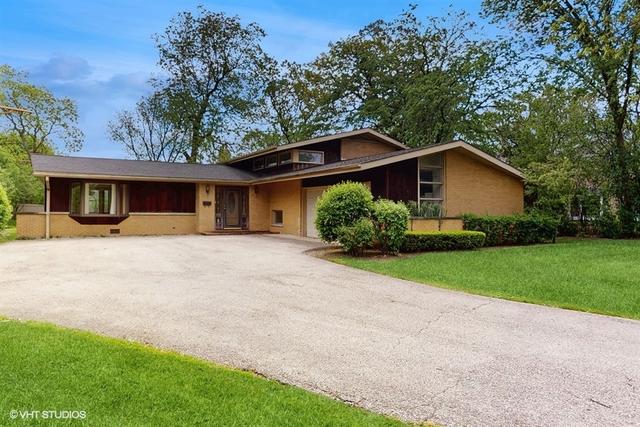 911 Club Cir., Glenview, IL 60025