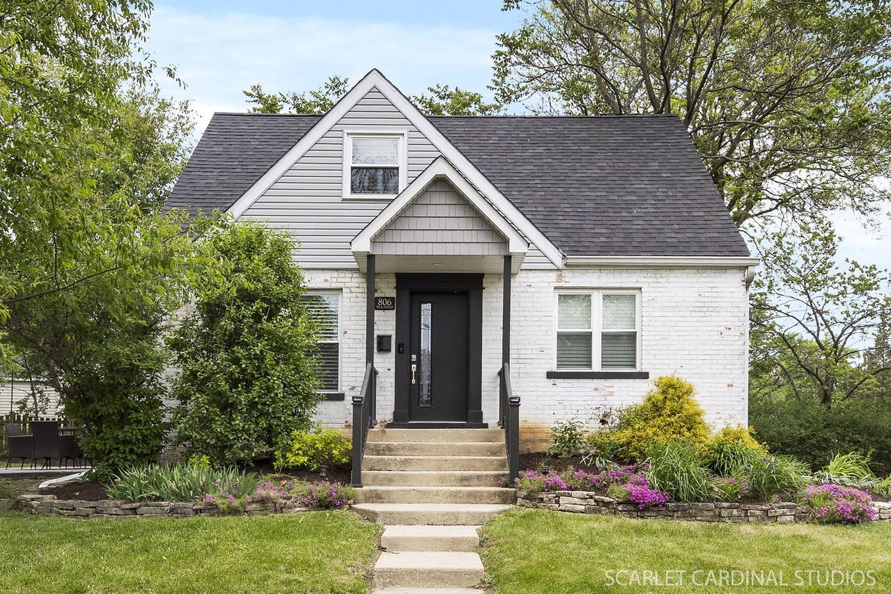 806 Pick St., Wheaton, IL 60187