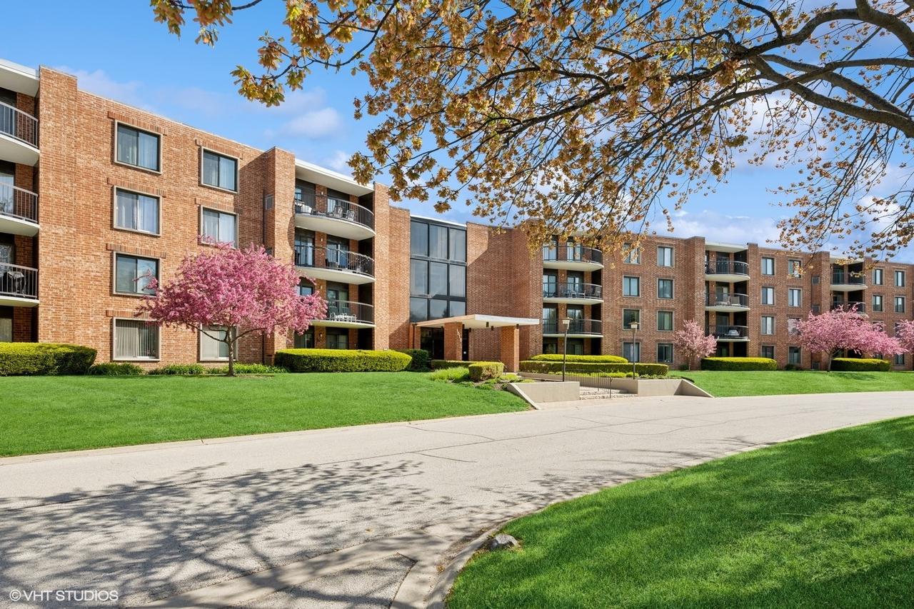 1515 E Central Rd. #355A, Arlington Heights, IL 60005