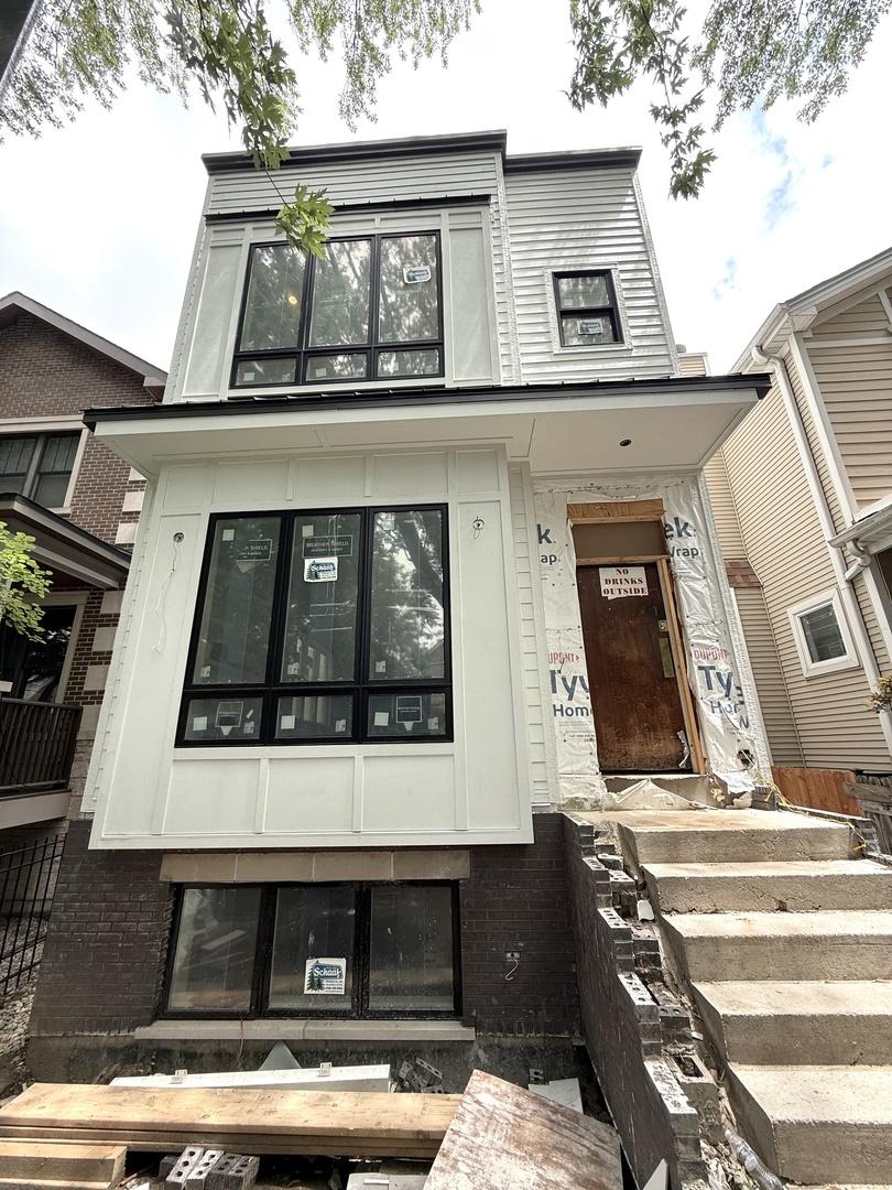 3443 N Hamilton Ave., Chicago, IL 60618