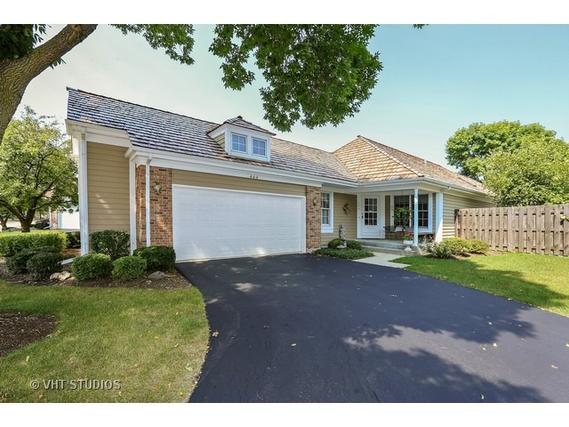444 Park Barrington Dr., Barrington, IL 60010