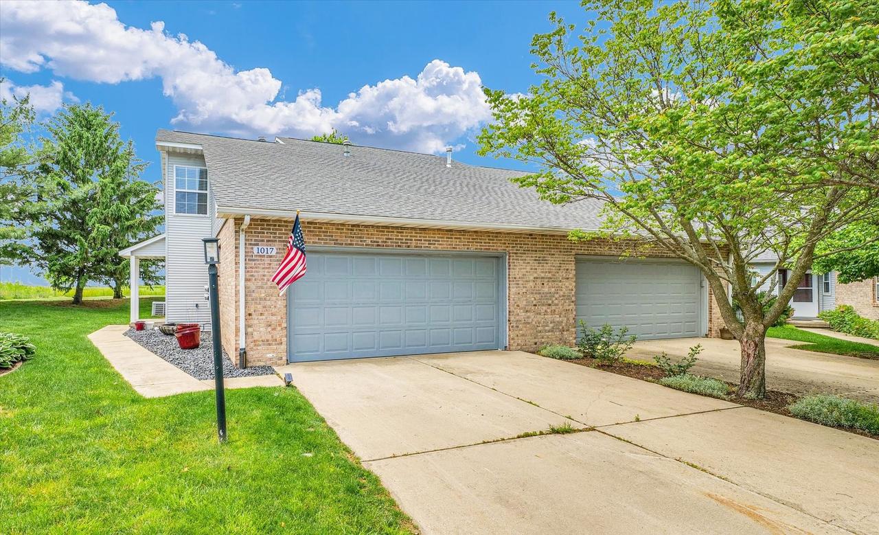 1017 Pheasant Cir., Savoy, IL 61874