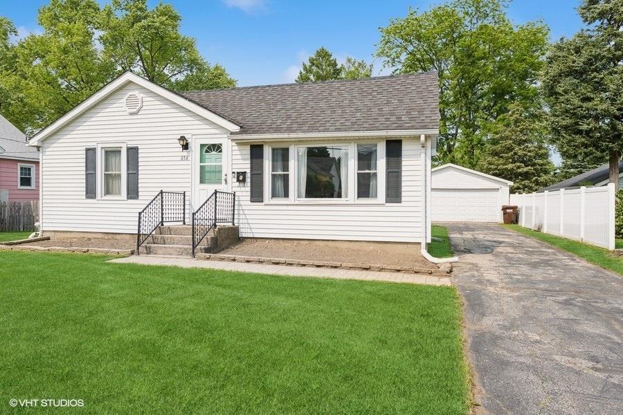 636 Oak St., Woodstock, IL 60098