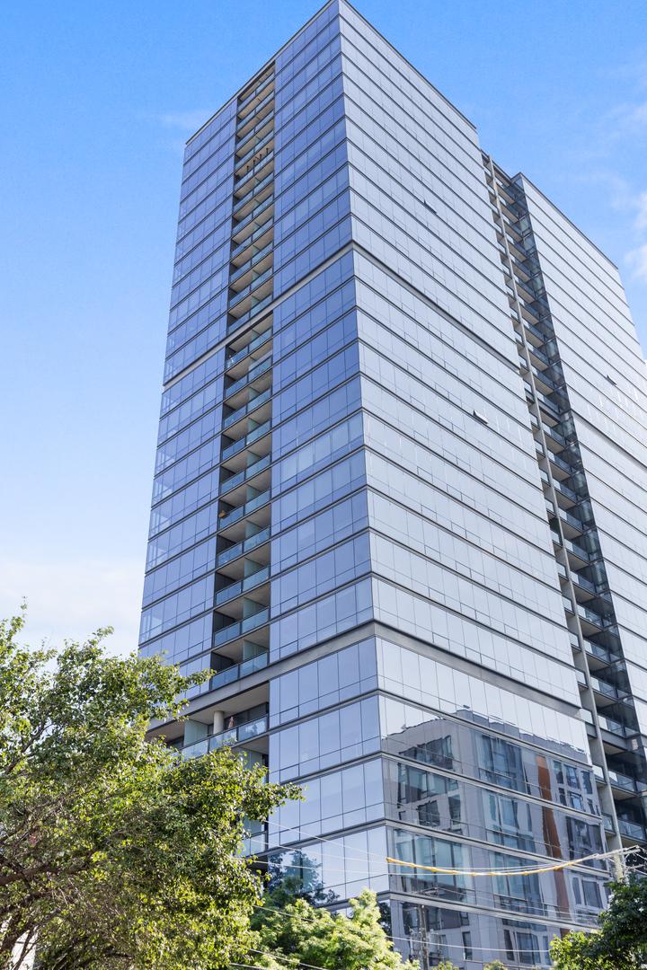 860 W Blackhawk St. #2102, Chicago, IL 60642