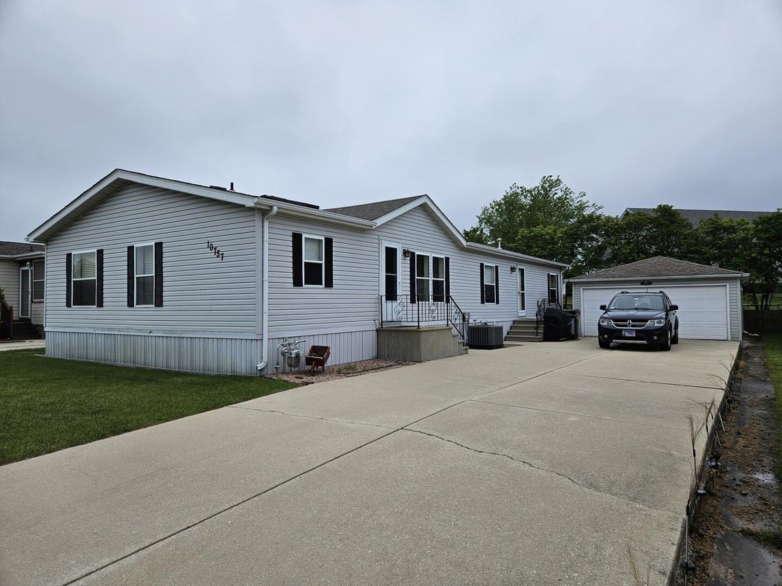 10757 Gateway Dr., Frankfort, IL 60423