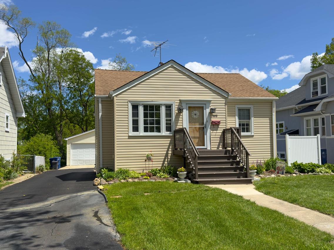 505 S Oakland Ave., Villa Park, IL 60181
